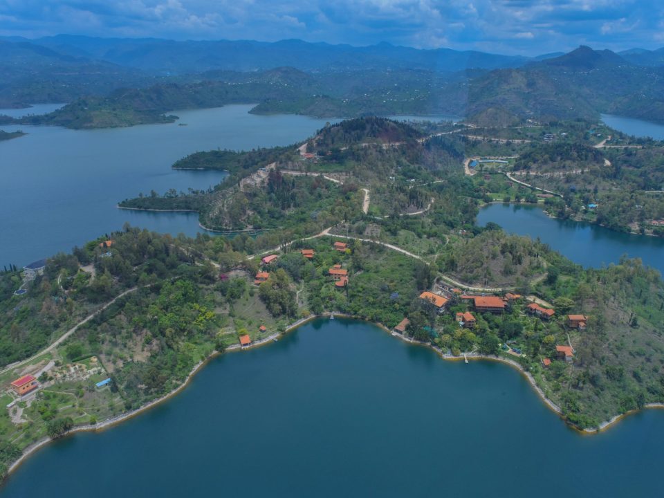 Complete guide to Lake Kivu Rwanda 2026 — beaches, islands, kayaking, boat trips, best hotels, Gisenyi, Kibuye, when to go and how to get there. Go Safaris Africa.