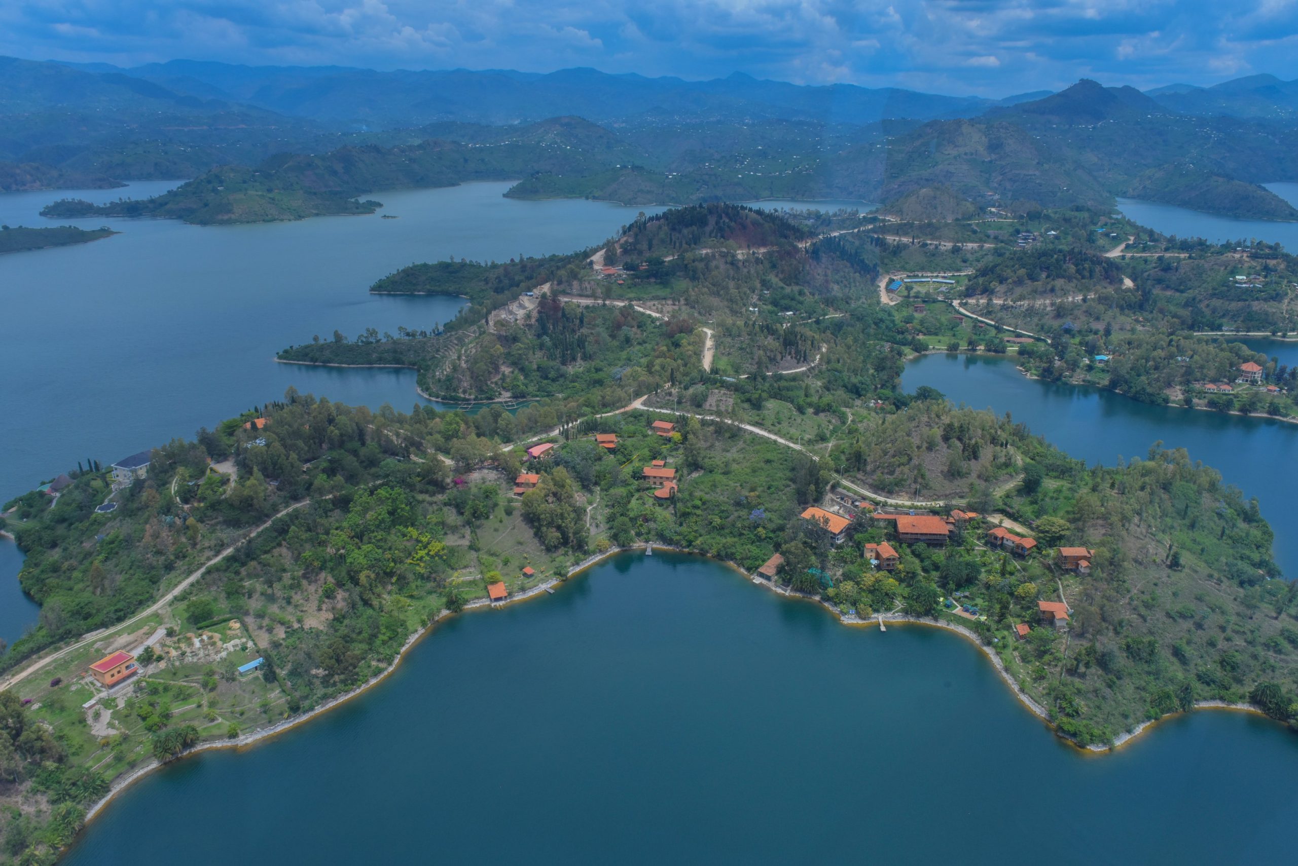 Complete guide to Lake Kivu Rwanda 2026 — beaches, islands, kayaking, boat trips, best hotels, Gisenyi, Kibuye, when to go and how to get there. Go Safaris Africa.